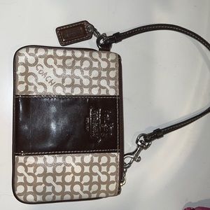 VINTAGE COACH WRISTLET